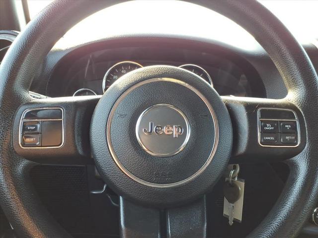 Photo of 2014 Bright White Clearcoat Jeep Wrangler Unlimited