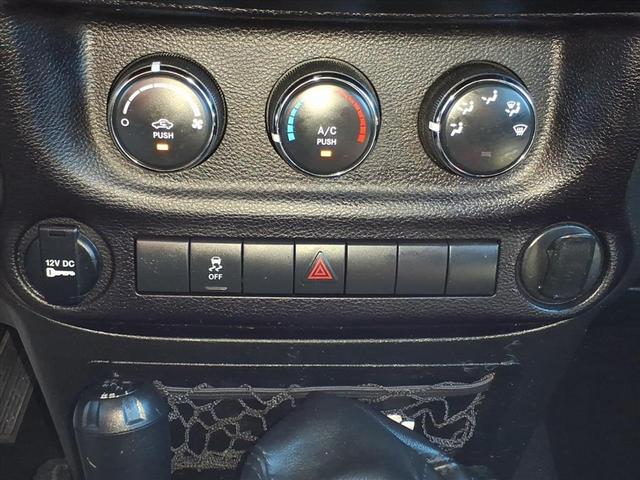 Photo of 2014 Bright White Clearcoat Jeep Wrangler Unlimited
