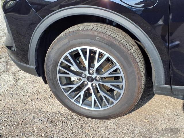 Photo of 2025 Agate Black Metallic Ford Escape PHEV