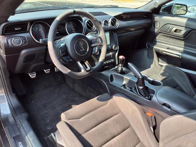 Photo of 2017 Magnetic Ford Shelby GT350