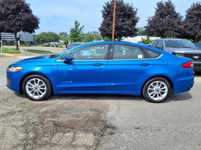 Photo of 2019 Blue Ford Fusion Hybrid
