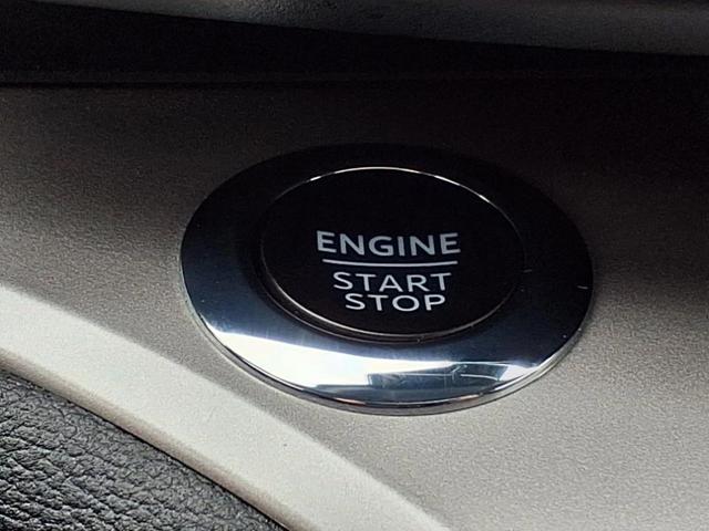 Photo of 2023 Carbonized Gray Metallic Ford Explorer
