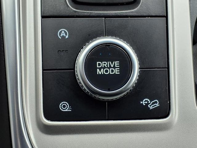 Photo of 2023 Carbonized Gray Metallic Ford Explorer
