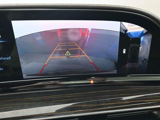 Photo of 2021 Crystal White Tricoat Cadillac Escalade