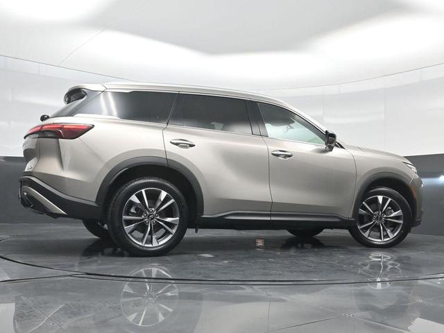 Photo of 2024 Gray INFINITI QX60