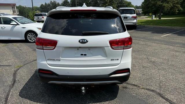 Photo of 2017 Snow White Pearl Kia Sorento