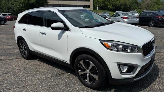 Photo of 2017 Snow White Pearl Kia Sorento