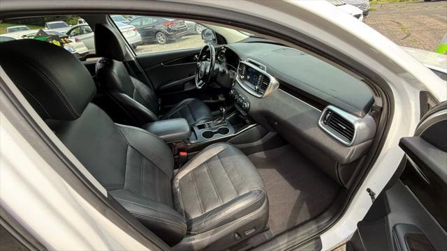 Photo of 2017 Snow White Pearl Kia Sorento