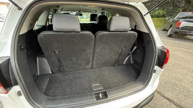 Photo of 2017 Snow White Pearl Kia Sorento