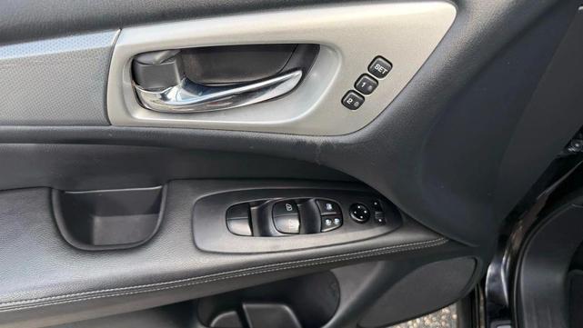 Photo of 2020 Magnetic Black Pearl Nissan Pathfinder