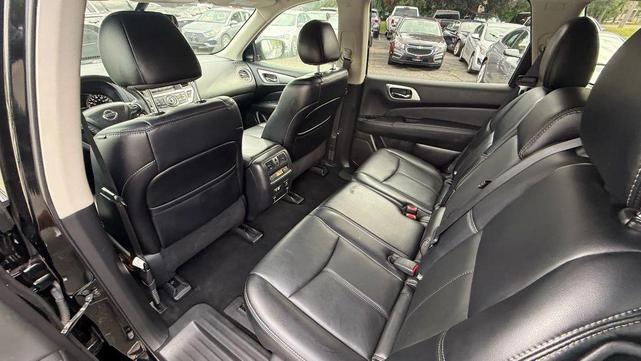 Photo of 2020 Magnetic Black Pearl Nissan Pathfinder