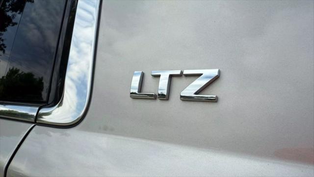 Photo of 2015 Gold Chevrolet Suburban