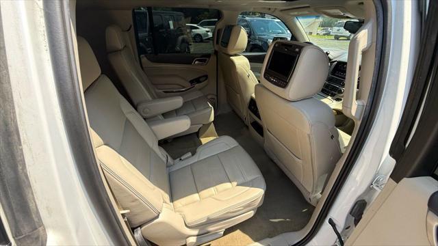 Photo of 2017 White GMC Yukon XL