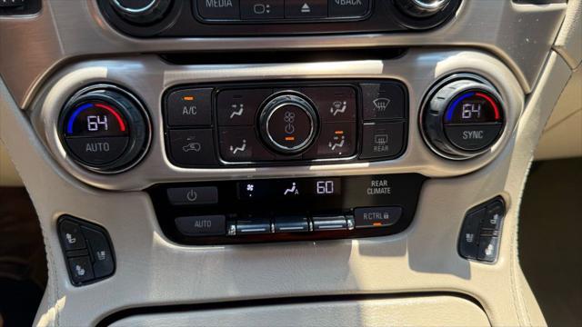 Photo of 2017 White GMC Yukon XL
