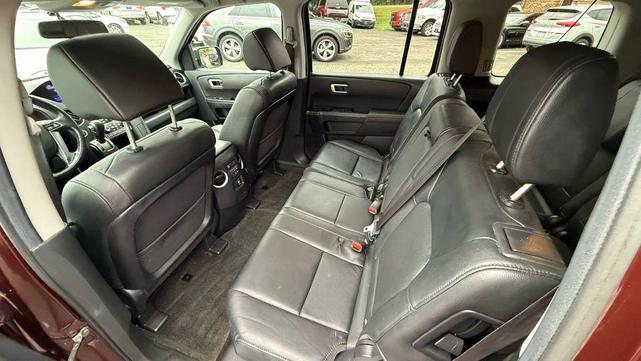 Photo of 2013 Burgundy Honda Pilot