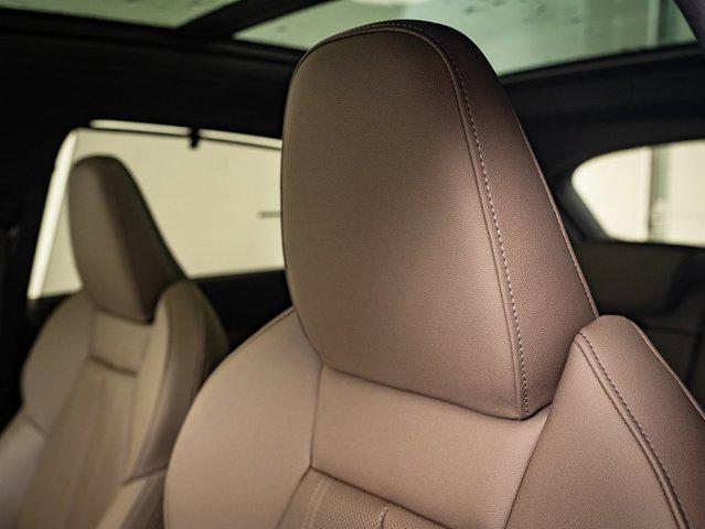 Photo of 2025 Glacier White Metallic Audi Q5