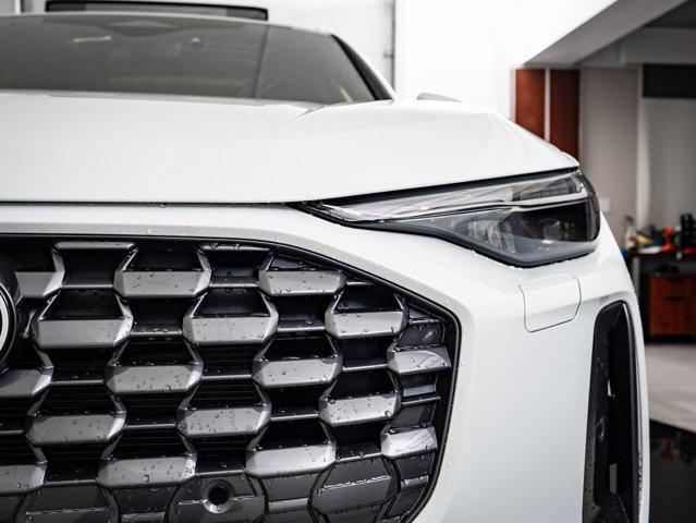 Photo of 2025 Glacier White Metallic Audi Q5