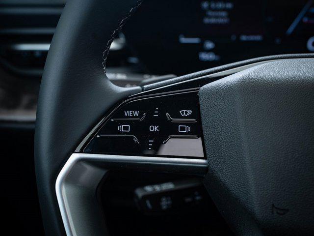 Photo of 2025 Glacier White Metallic Audi Q5