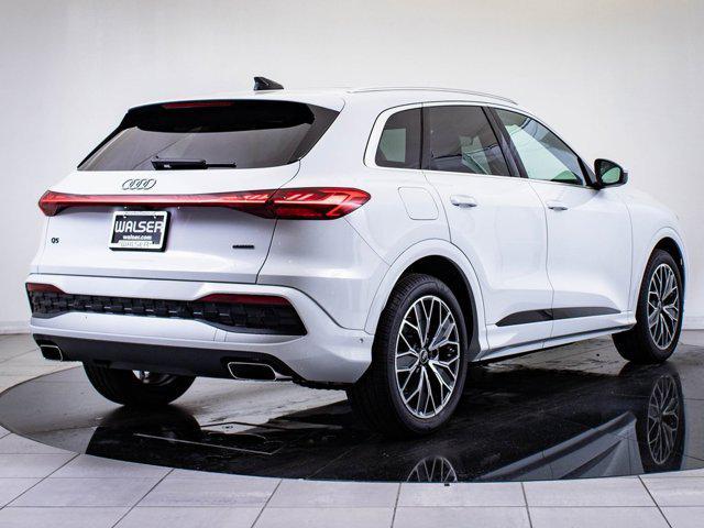 Photo of 2025 Glacier White Metallic Audi Q5