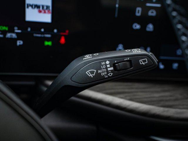 Photo of 2025 Glacier White Metallic Audi Q5