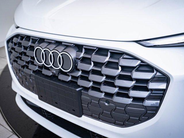 Photo of 2025 Glacier White Metallic Audi Q5