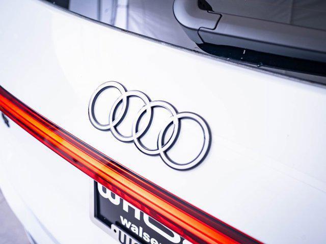 Photo of 2025 Glacier White Metallic Audi Q5
