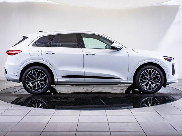 Photo of 2025 Glacier White Metallic Audi Q5