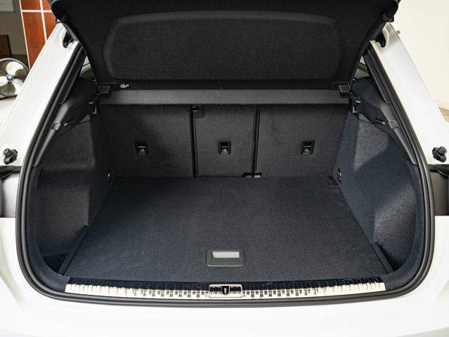 Photo of 2025 White Audi Q3