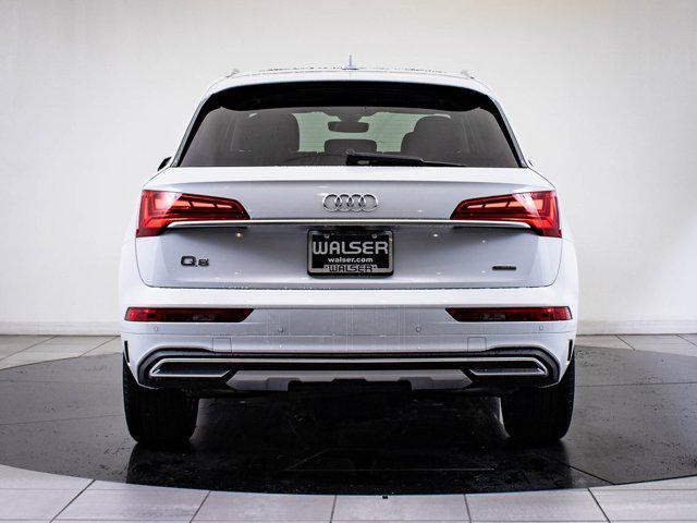 Photo of 2023 Glacier White Audi Q5
