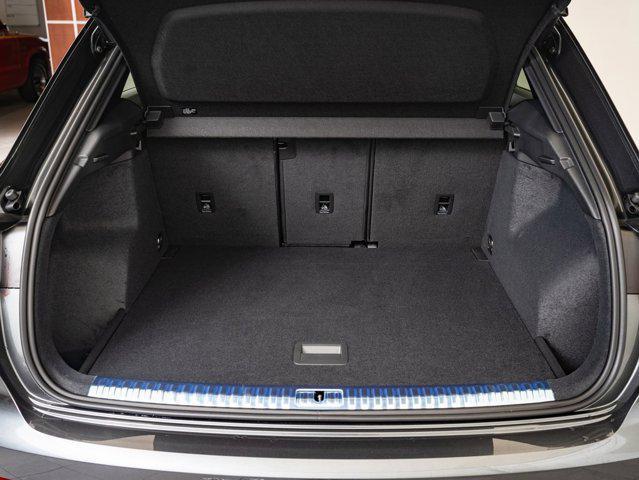 Photo of 2025 Daytona Gray Pearl Effect Audi Q3