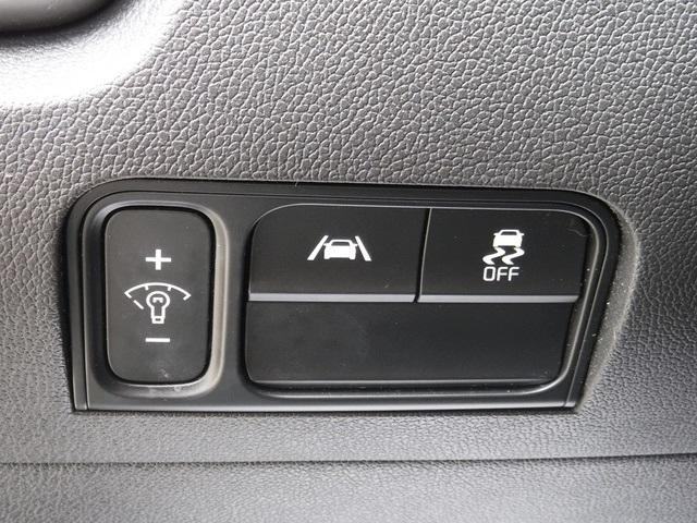 Photo of 2021 Sparkling Silver Kia Sorento