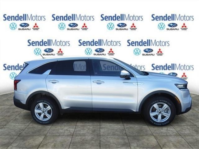 Photo of 2021 Sparkling Silver Kia Sorento