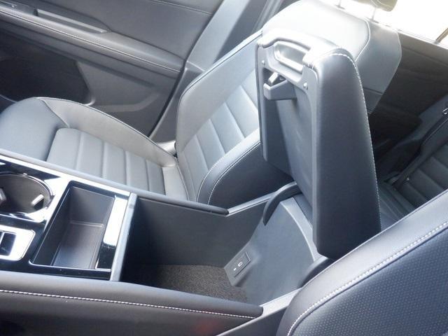 Photo of 2024 Deep Black Pearl Effect Volkswagen Atlas Cross Sport