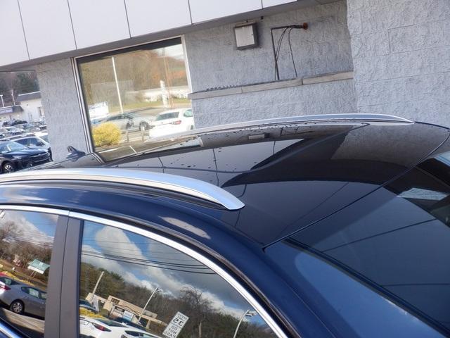 Photo of 2024 Deep Black Pearl Effect Volkswagen Atlas Cross Sport