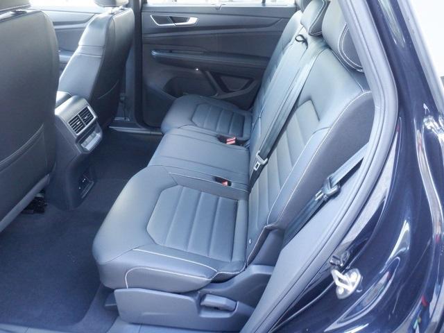 Photo of 2024 Deep Black Pearl Effect Volkswagen Atlas Cross Sport