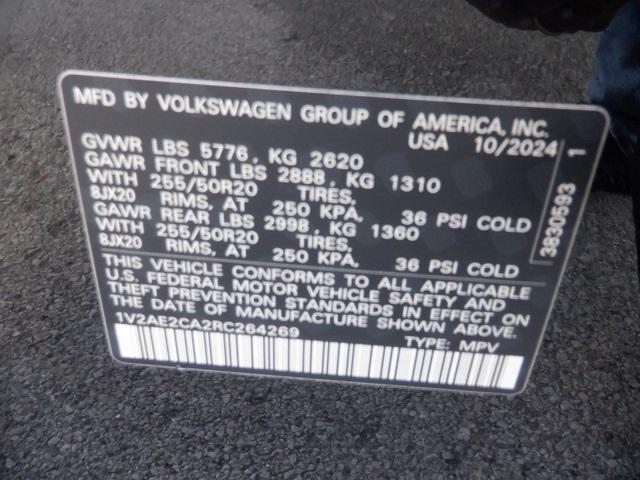 Photo of 2024 Deep Black Pearl Effect Volkswagen Atlas Cross Sport
