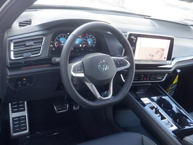 Photo of 2024 Deep Black Pearl Effect Volkswagen Atlas Cross Sport