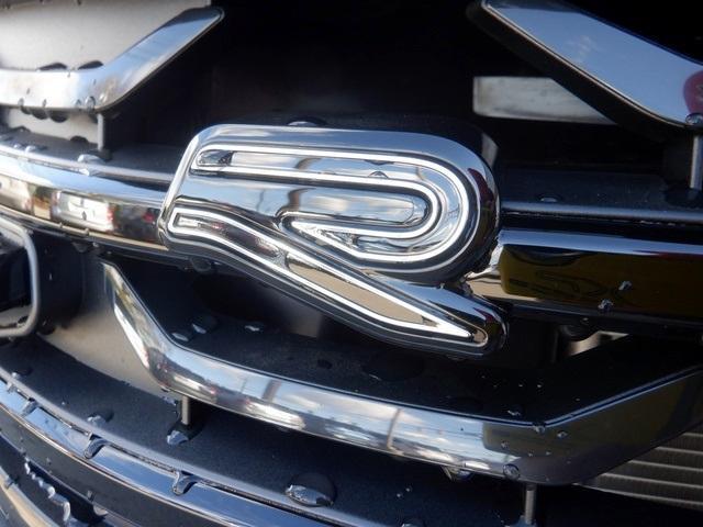 Photo of 2024 Deep Black Pearl Effect Volkswagen Atlas Cross Sport