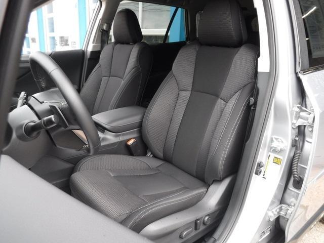Photo of 2025 Ice Silver Metallic Subaru Outback