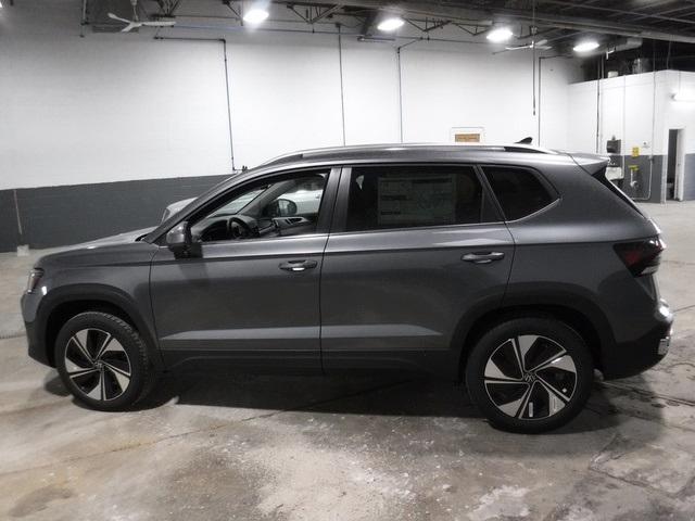 Photo of 2025 Platinum Gray Metallic Volkswagen Taos