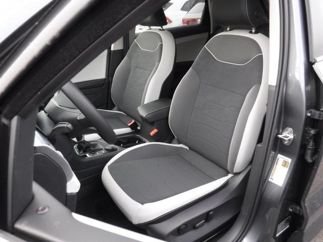 Photo of 2025 Platinum Gray Metallic Volkswagen Taos