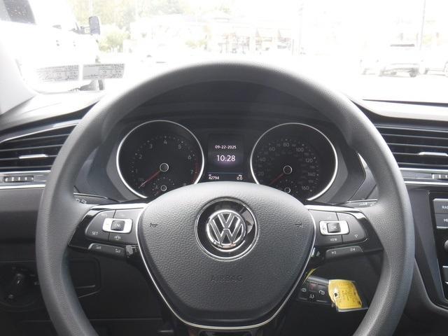 Photo of 2021 Platinum Gray Metallic Volkswagen Tiguan