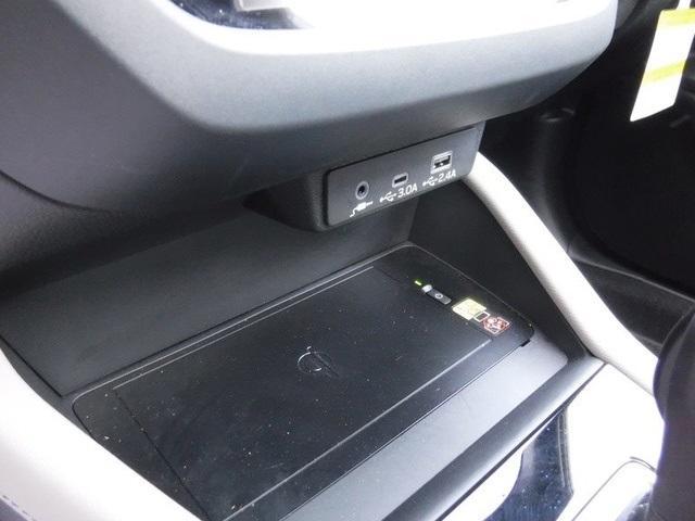 Photo of 2025 Crystal White Pearl Subaru Forester
