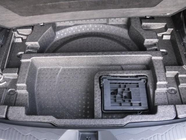 Photo of 2025 Crystal White Pearl Subaru Forester