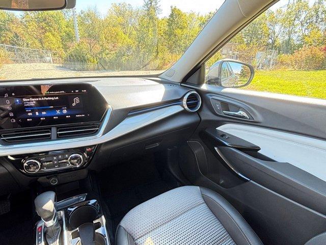 Photo of 2024 Sterling Gray Metallic Chevrolet Trax