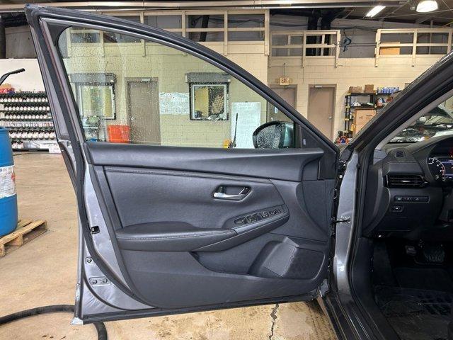 Photo of 2024 Gun Metallic Nissan Sentra