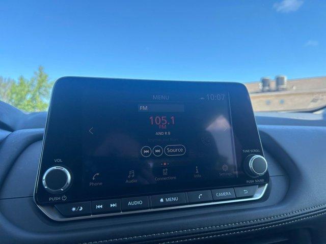 Photo of 2024 Pearl Nissan Rogue