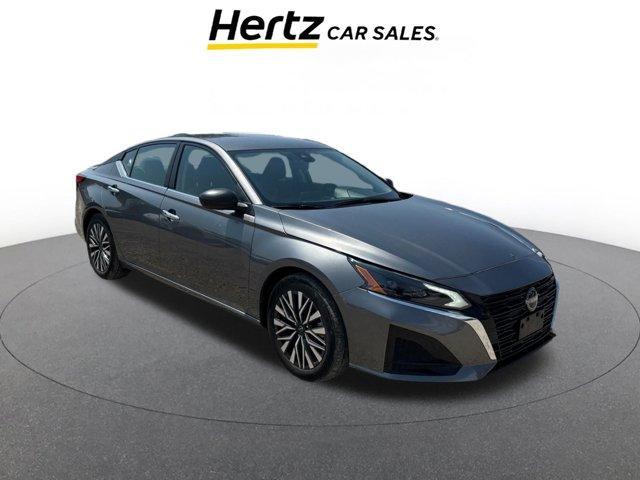 Photo of 2024 Gun Metallic Nissan Altima