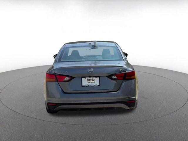 Photo of 2024 Gun Metallic Nissan Altima