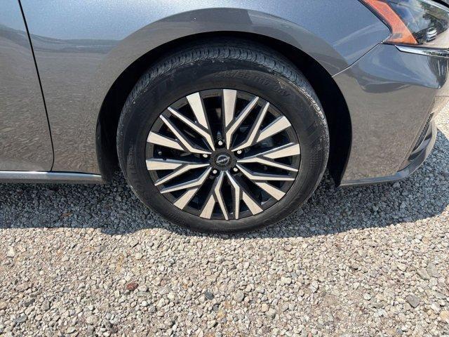 Photo of 2024 Gun Metallic Nissan Altima
